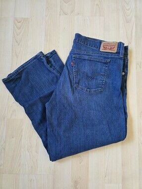 Levis Cropped Jeans Size 31